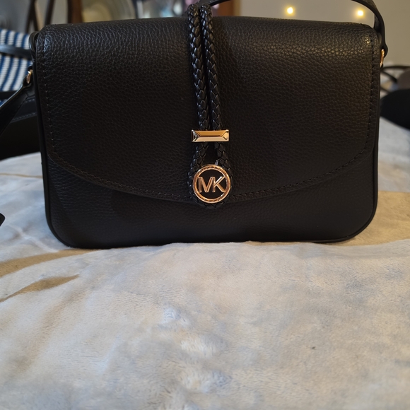 Michael Kors Handbags - Michael Kors Black Leather Crossbody Bag
